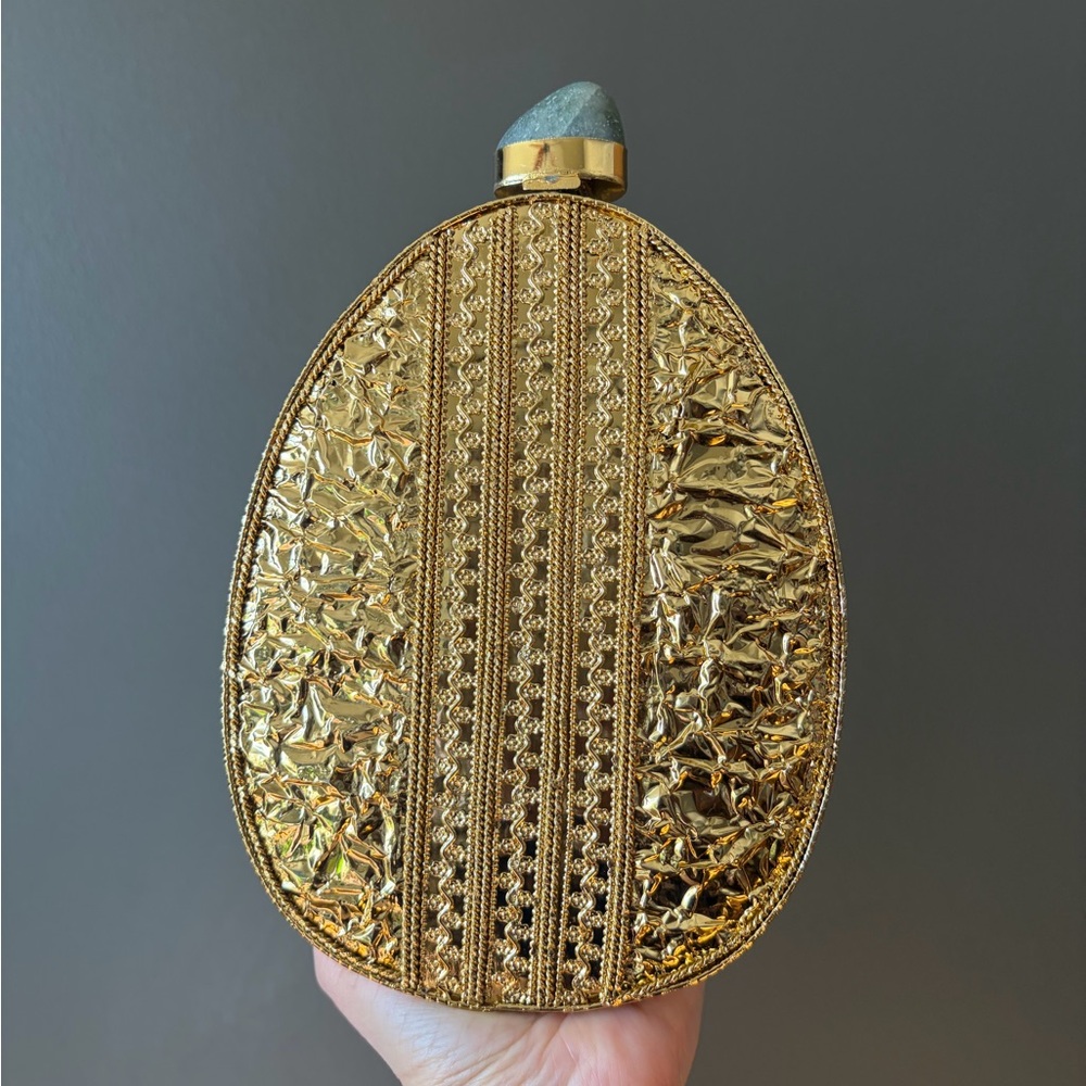 Elegant Gold and Iridescent Shell Women's Bag - Picture 4 of 7